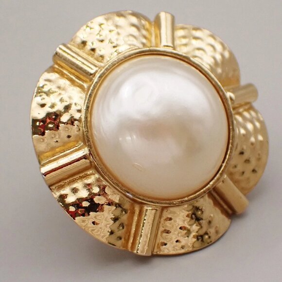 CHANEL Imitation Pearl Large Button Earrings 25 Clip-On Gold Vintage - Picture 11 of 15